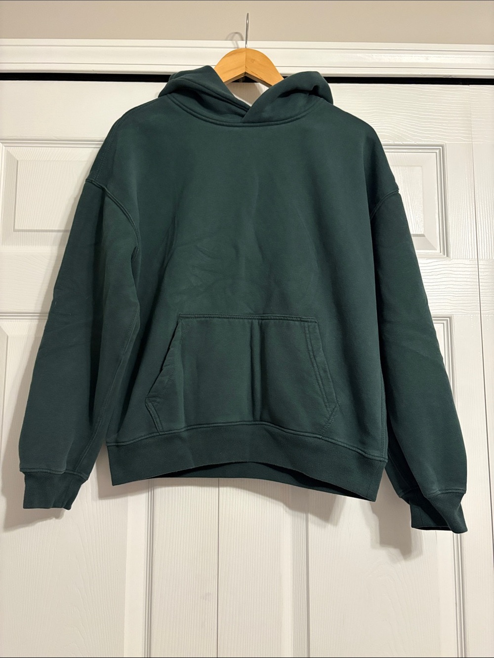 Men's Dark Green Pullover Hoodie - Classic Comfort